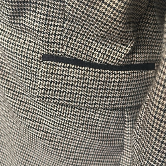 Classic Houndstooth Blazer - Picture 10 of 12